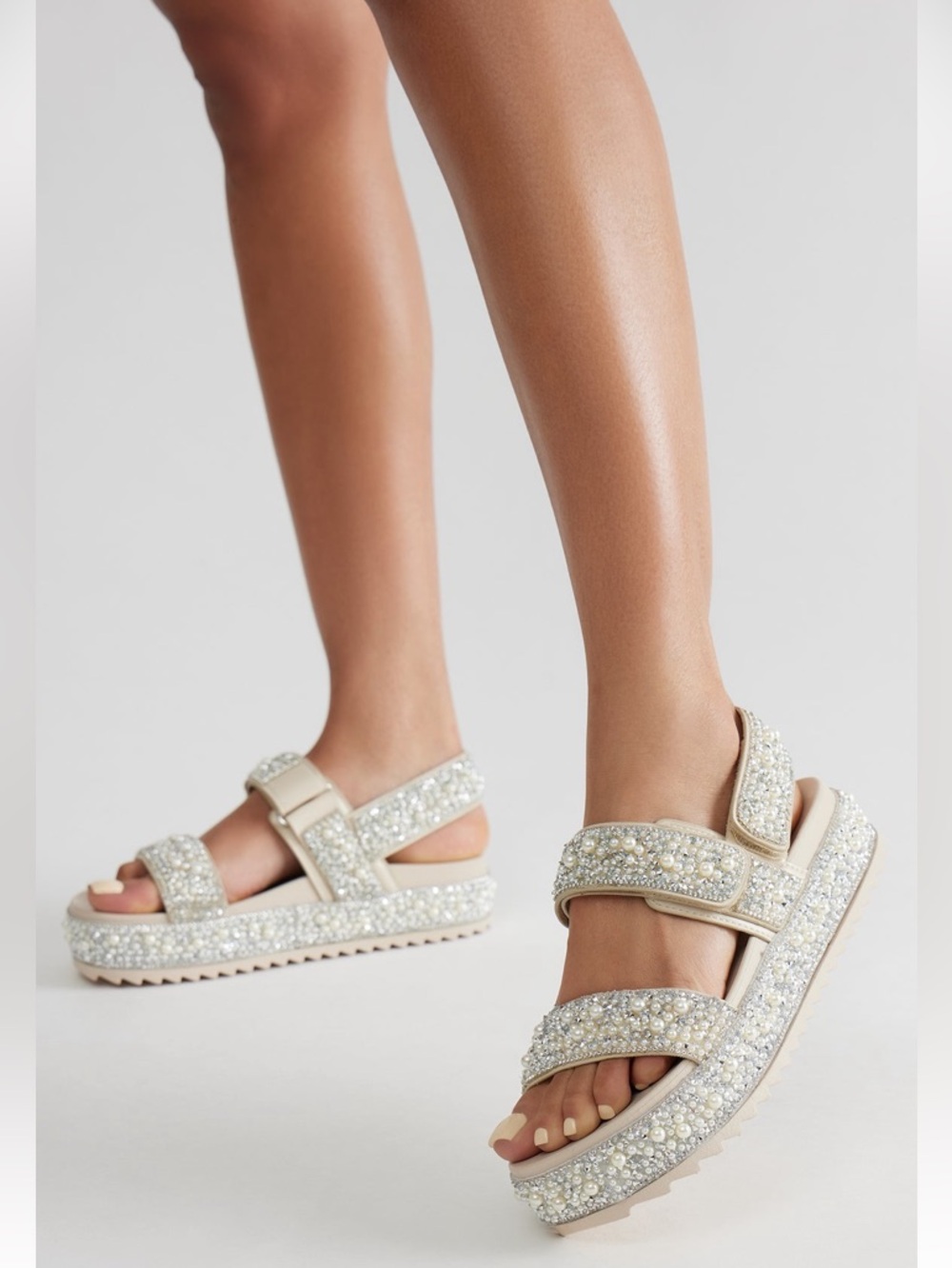 Bamboo Shanie Pearl Sandals Ivory Size 7.5